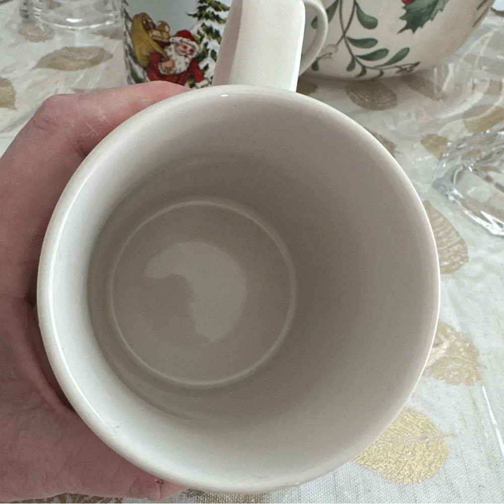 Williams-Sonoma Christmas coffee mugs new without tags 4“ x 3.5“